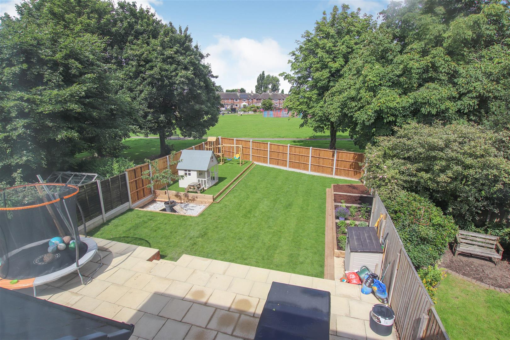 ENCLOSED REAR GARDEN